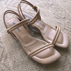 Steve Madden cream sandals